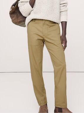 Banana Republic Men's Chinos in Tan